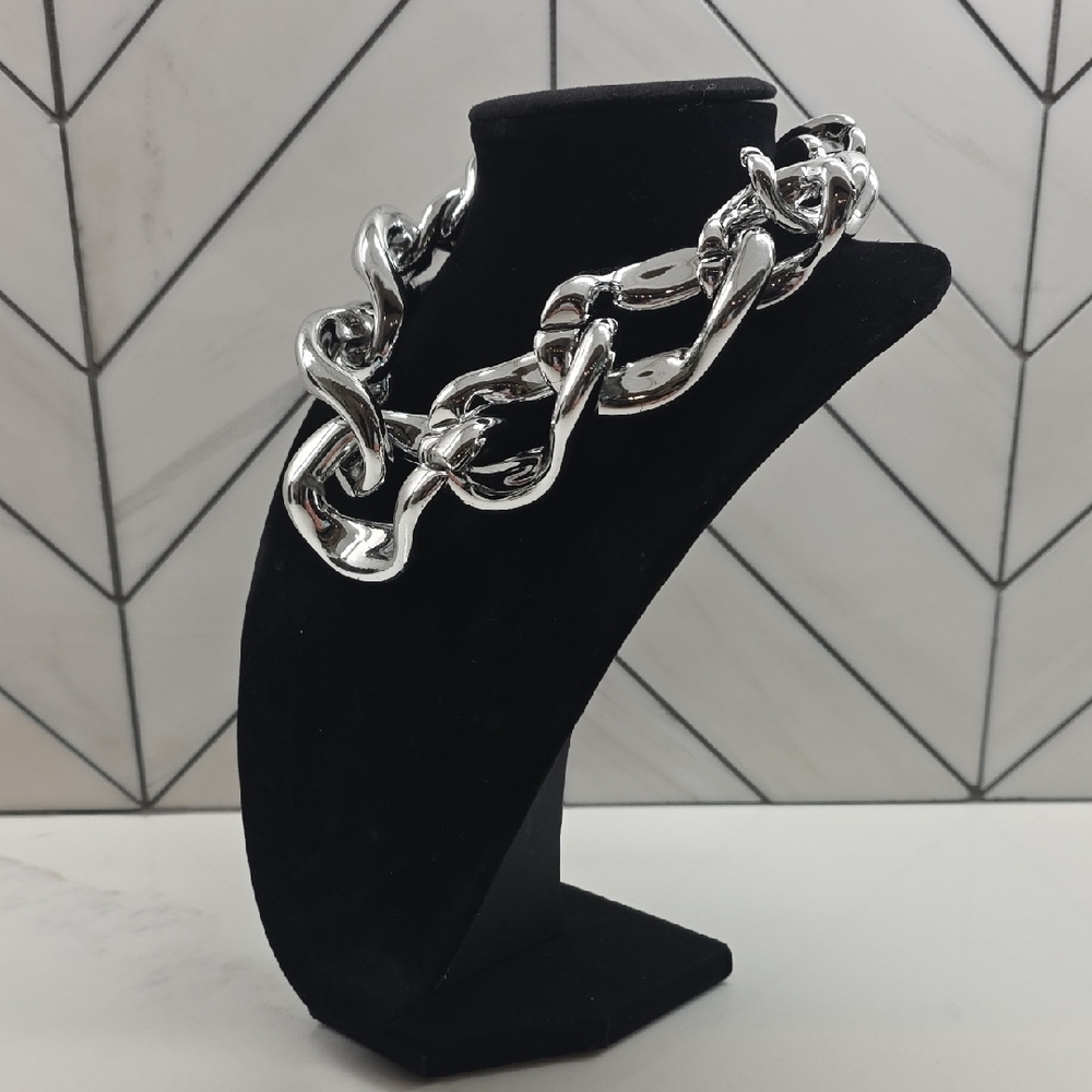 Elegant Silver Chain Necklace - Picture 2 of 3